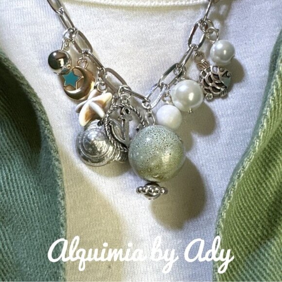 Maximalist multi charms statement necklace - Picture 1 of 3